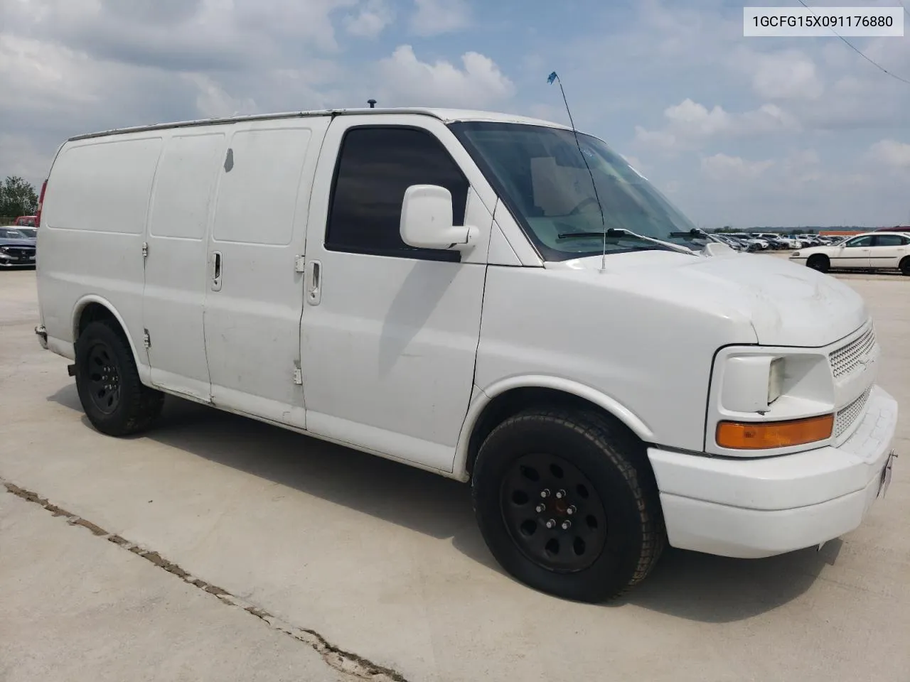 2009 Chevrolet Express G1500 VIN: 1GCFG15X091176880 Lot: 70267444