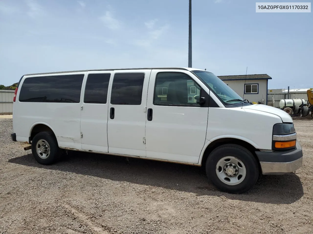 1GAZGPFGXG1170332 2016 Chevrolet Express G3500 Lt