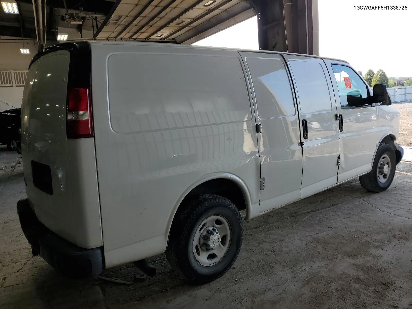 1GCWGAFF6H1338726 2017 Chevrolet Express G2500