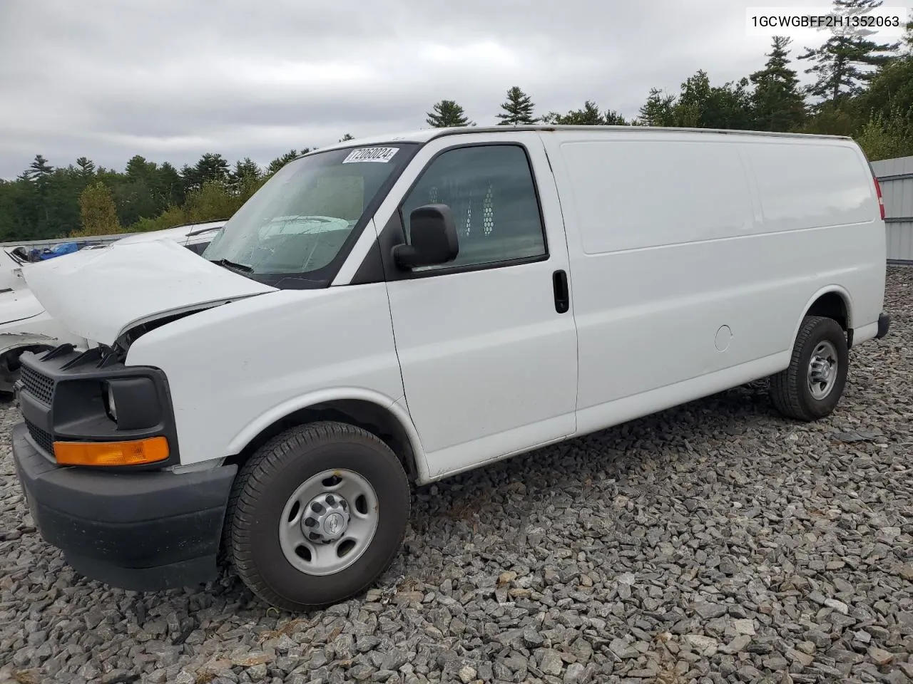 2017 Chevrolet Express G2500 VIN: 1GCWGBFF2H1352063 Lot: 72060024