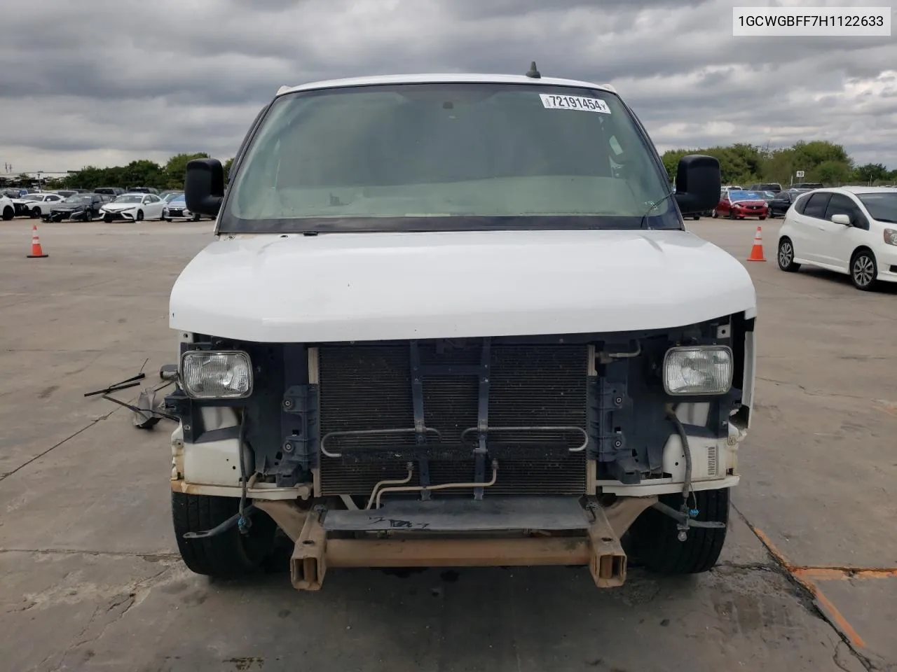 1GCWGBFF7H1122633 2017 Chevrolet Express G2500