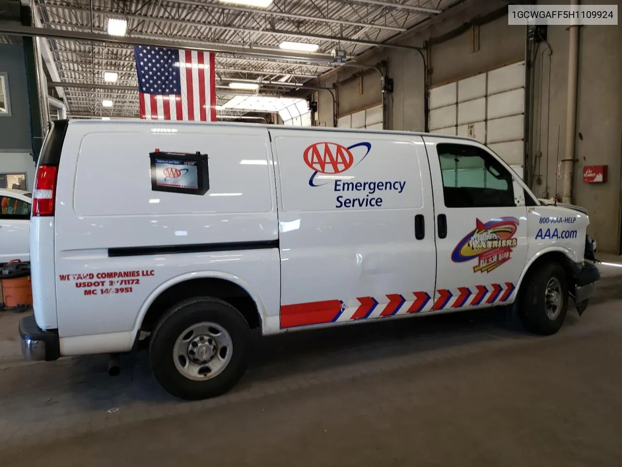 2017 Chevrolet Express G2500 VIN: 1GCWGAFF5H1109924 Lot: 75813644