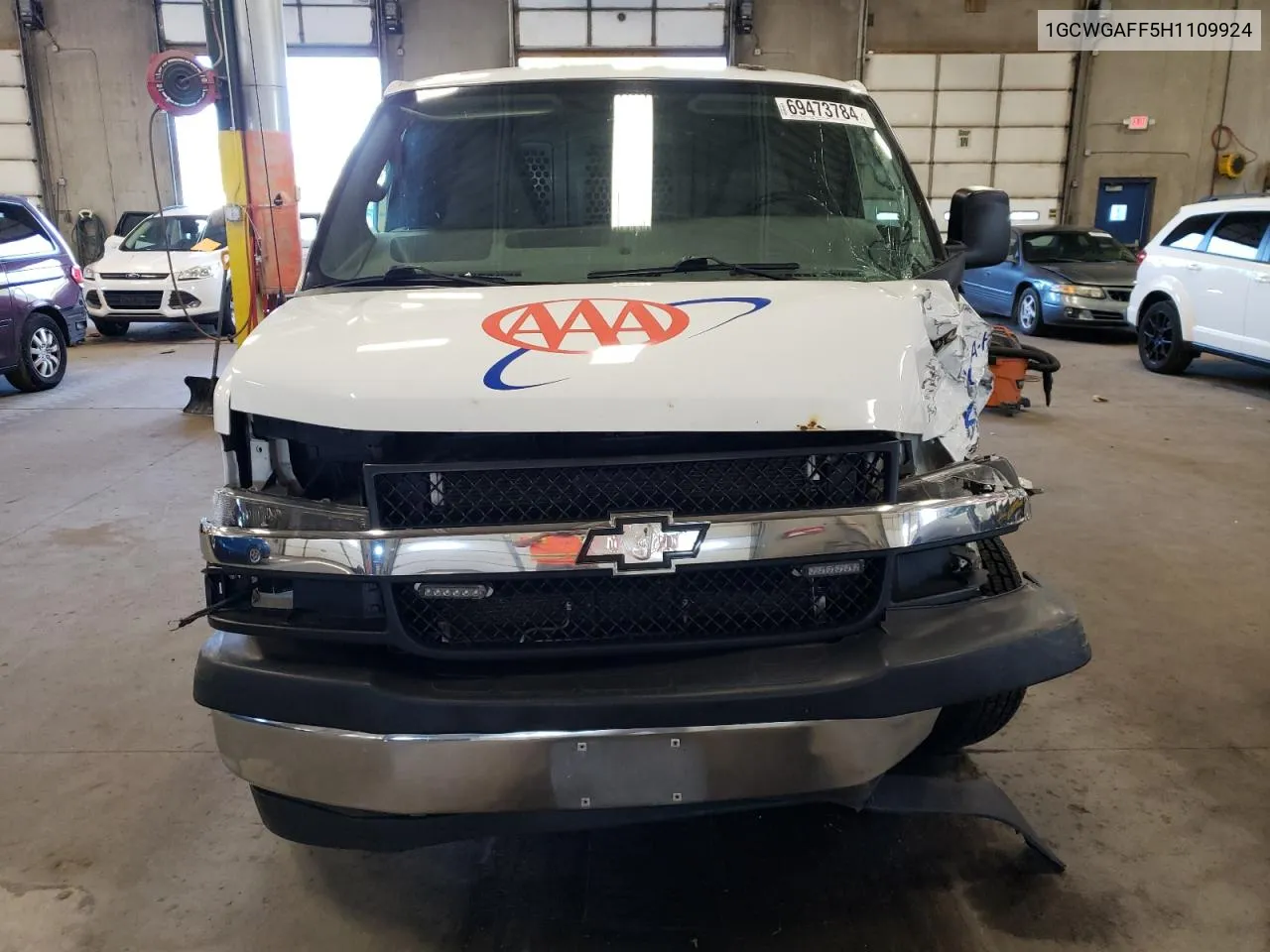 2017 Chevrolet Express G2500 VIN: 1GCWGAFF5H1109924 Lot: 75813644