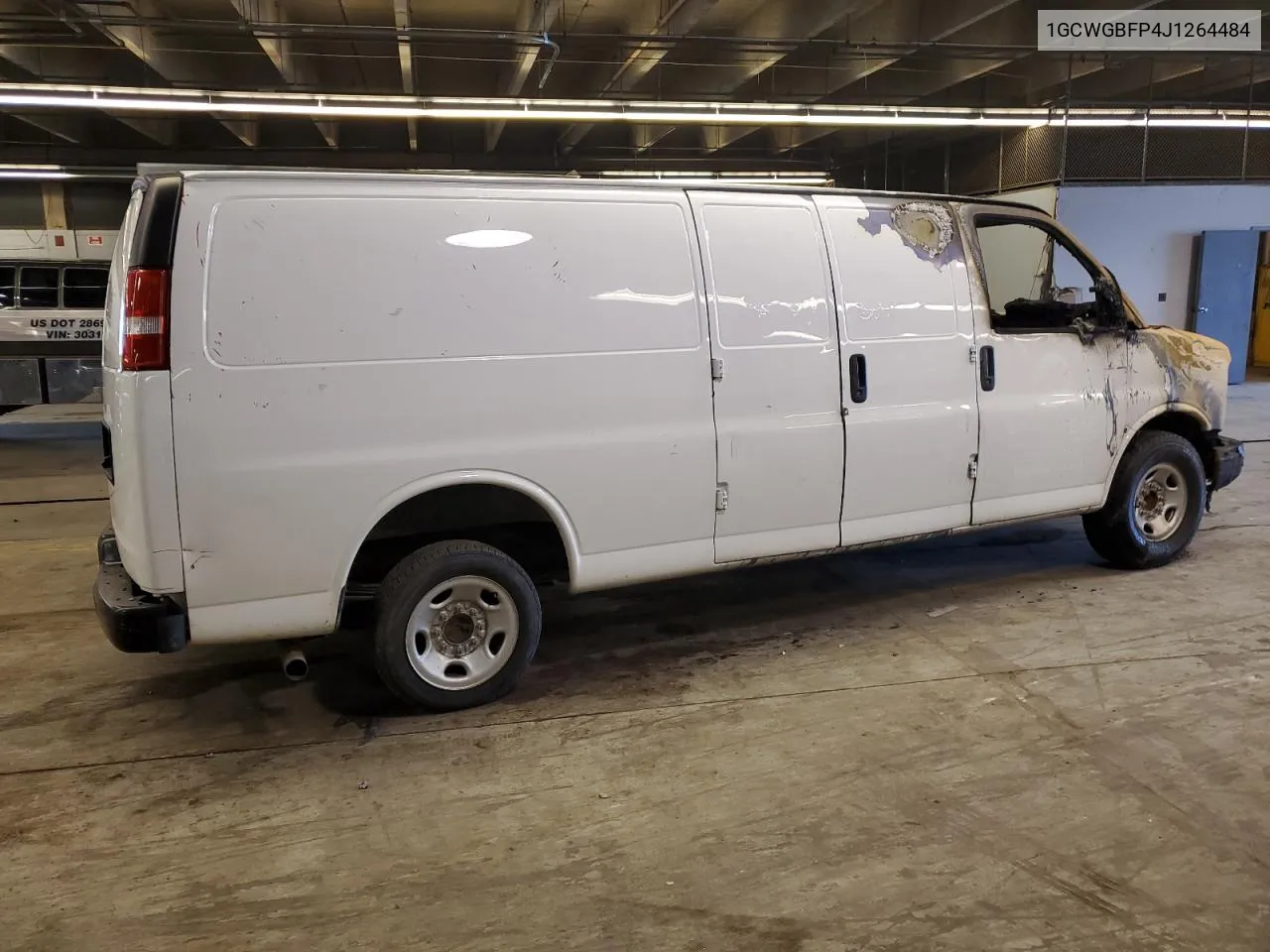 1GCWGBFP4J1264484 2018 Chevrolet Express G2500