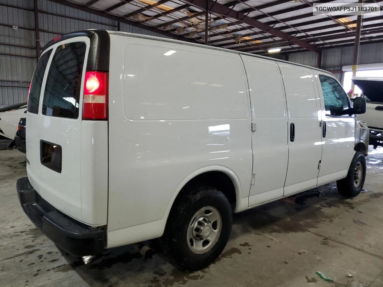 1GCWGAFP5J1183701 2018 Chevrolet Express G2500