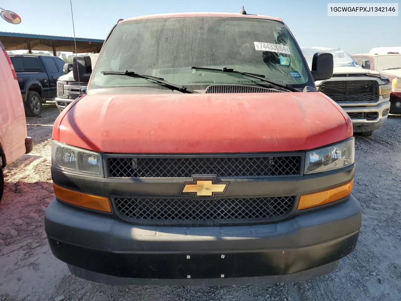 1GCWGAFPXJ1342146 2018 Chevrolet Express G2500