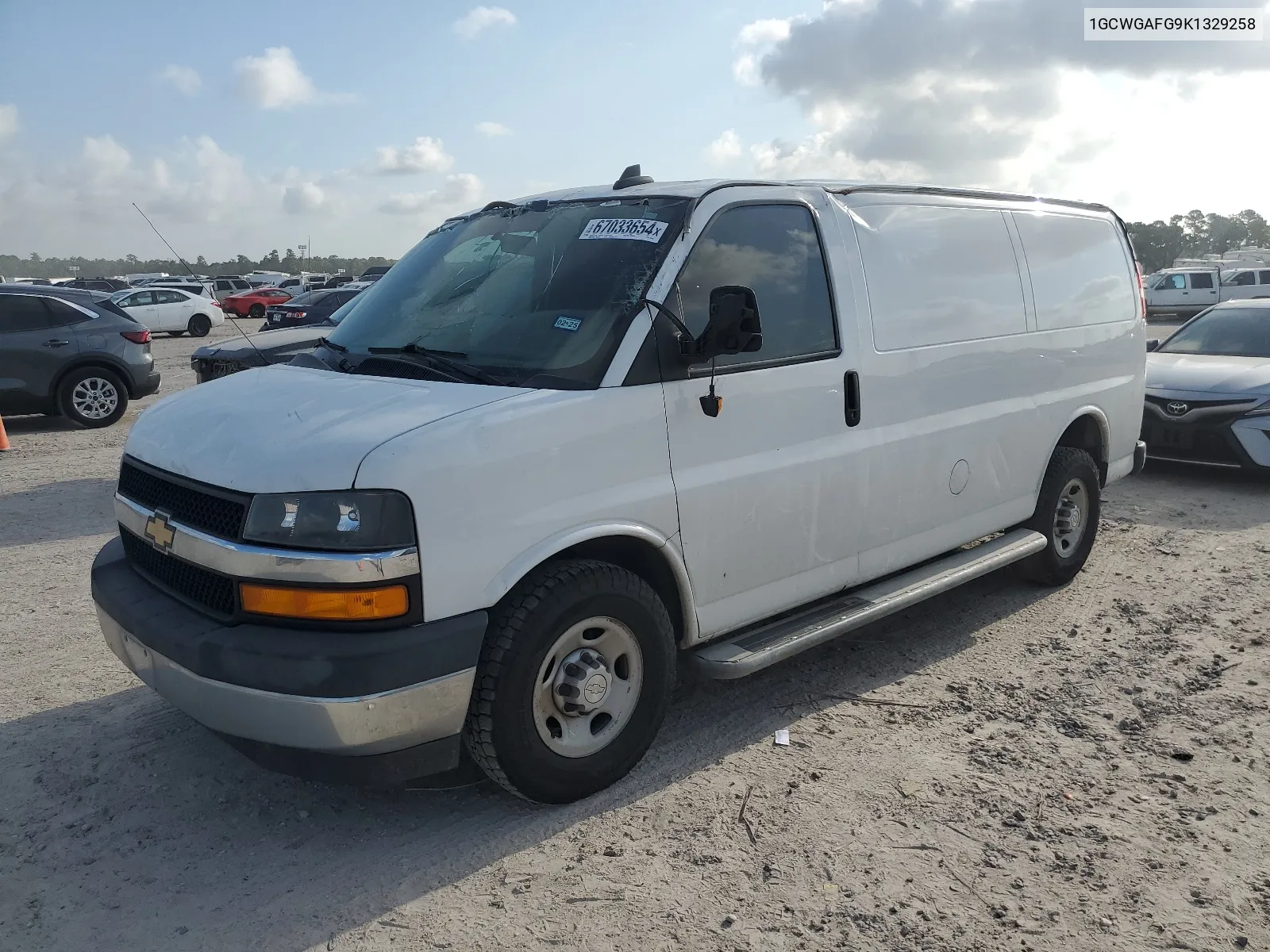 2019 Chevrolet Express G2500 VIN: 1GCWGAFG9K1329258 Lot: 67033654