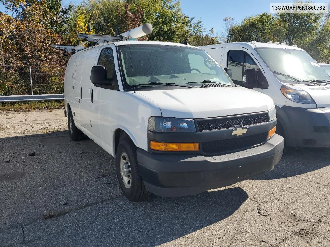 2019 Chevrolet Express G2 VIN: 1GCWGAFP5K1360782 Lot: 77045334