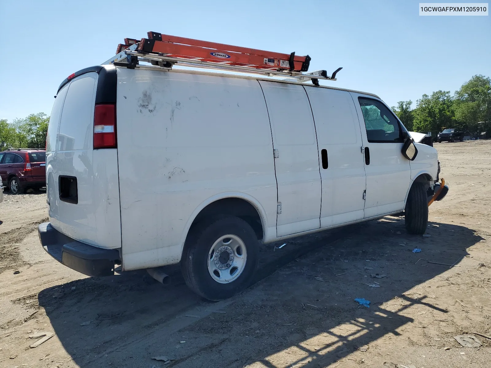 1GCWGAFPXM1205910 2021 Chevrolet Express G2500