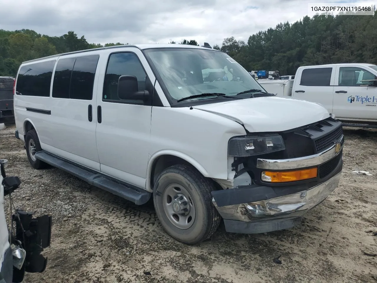 1GAZGPF7XN1195468 2022 Chevrolet Express G3500 Lt