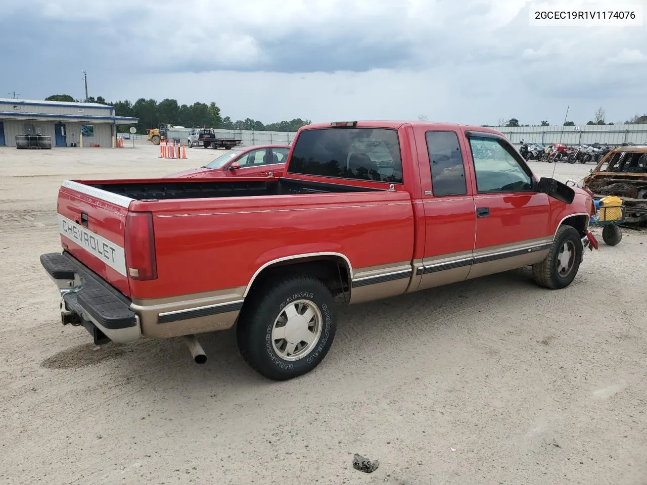 1997 Chevrolet Gmt-400 C1500 VIN: 2GCEC19R1V1174076 Lot: 70886234