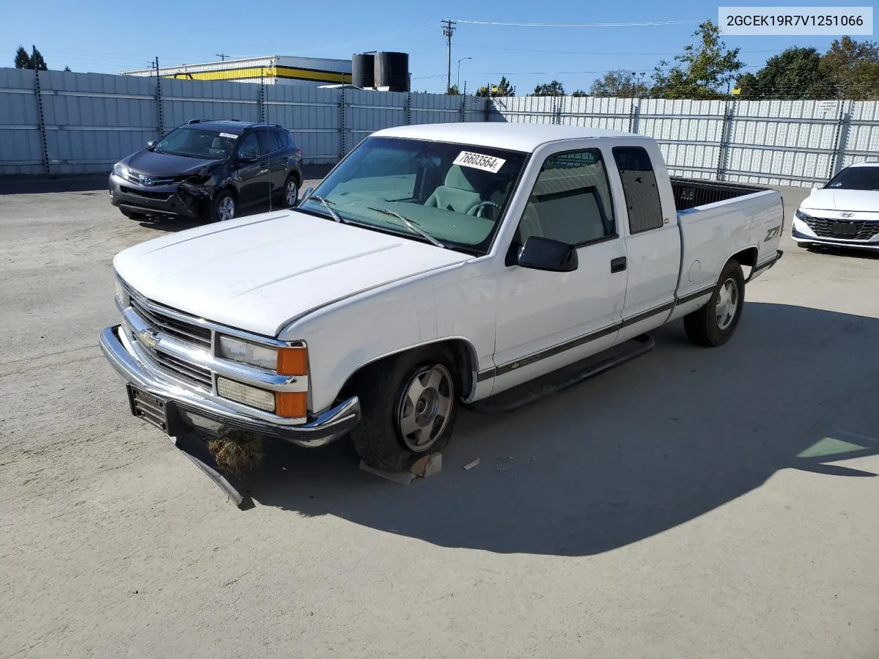 1997 Chevrolet Gmt-400 K1500 VIN: 2GCEK19R7V1251066 Lot: 76603564