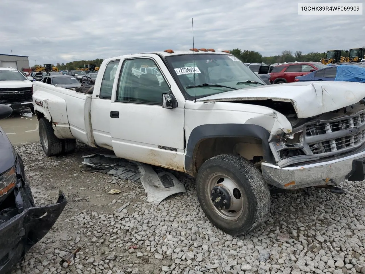 1998 Chevrolet Gmt-400 K3500 VIN: 1GCHK39R4WF069909 Lot: 72294094