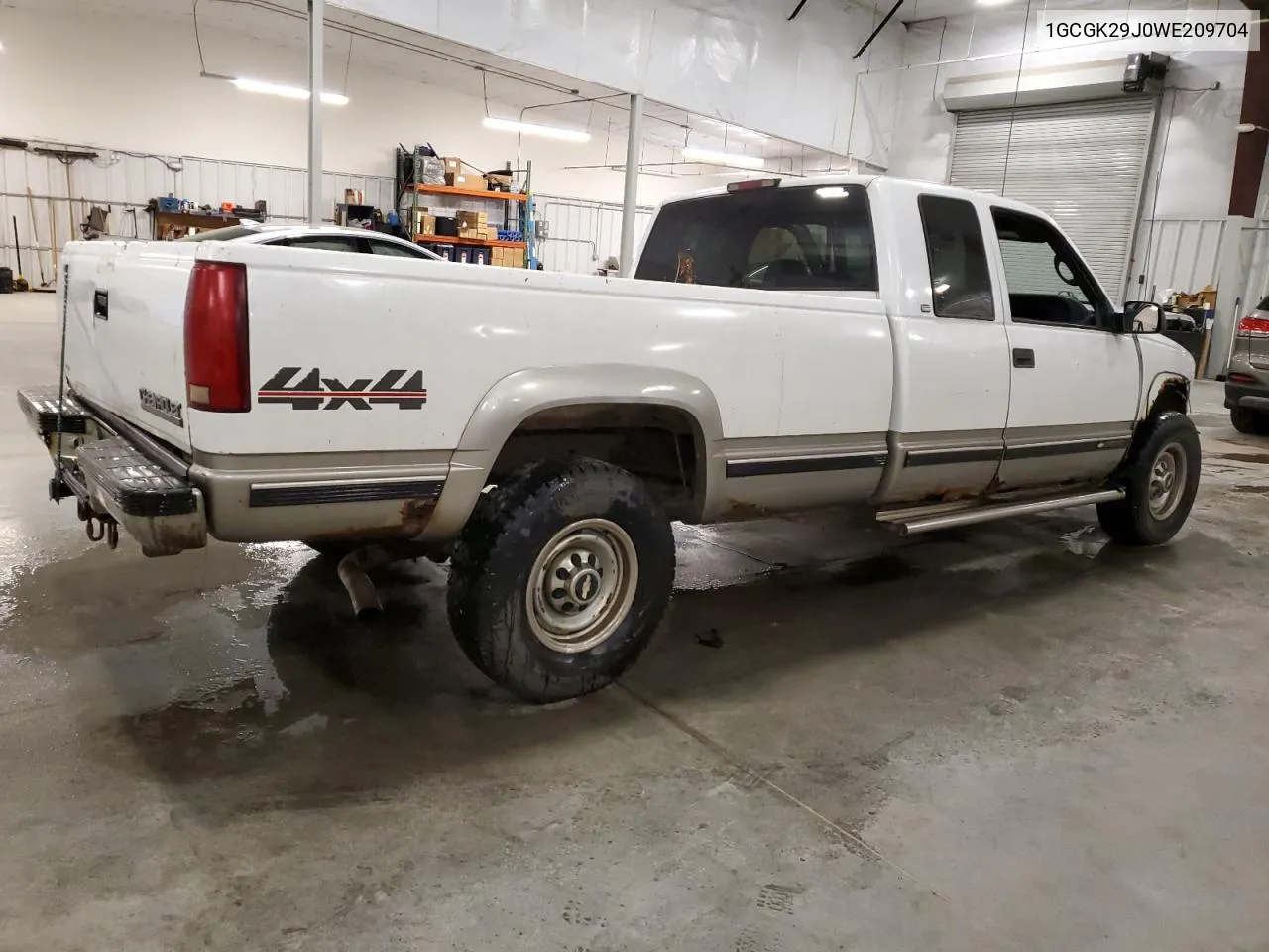 1998 Chevrolet Gmt-400 K2500 VIN: 1GCGK29J0WE209704 Lot: 72757704