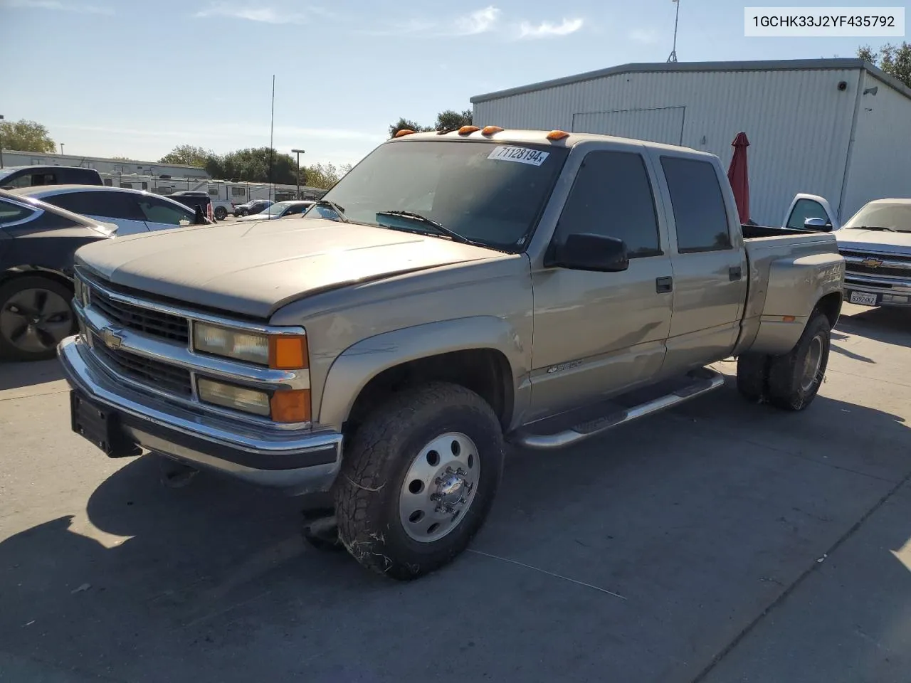 2000 Chevrolet Gmt-400 K3500 VIN: 1GCHK33J2YF435792 Lot: 71128194