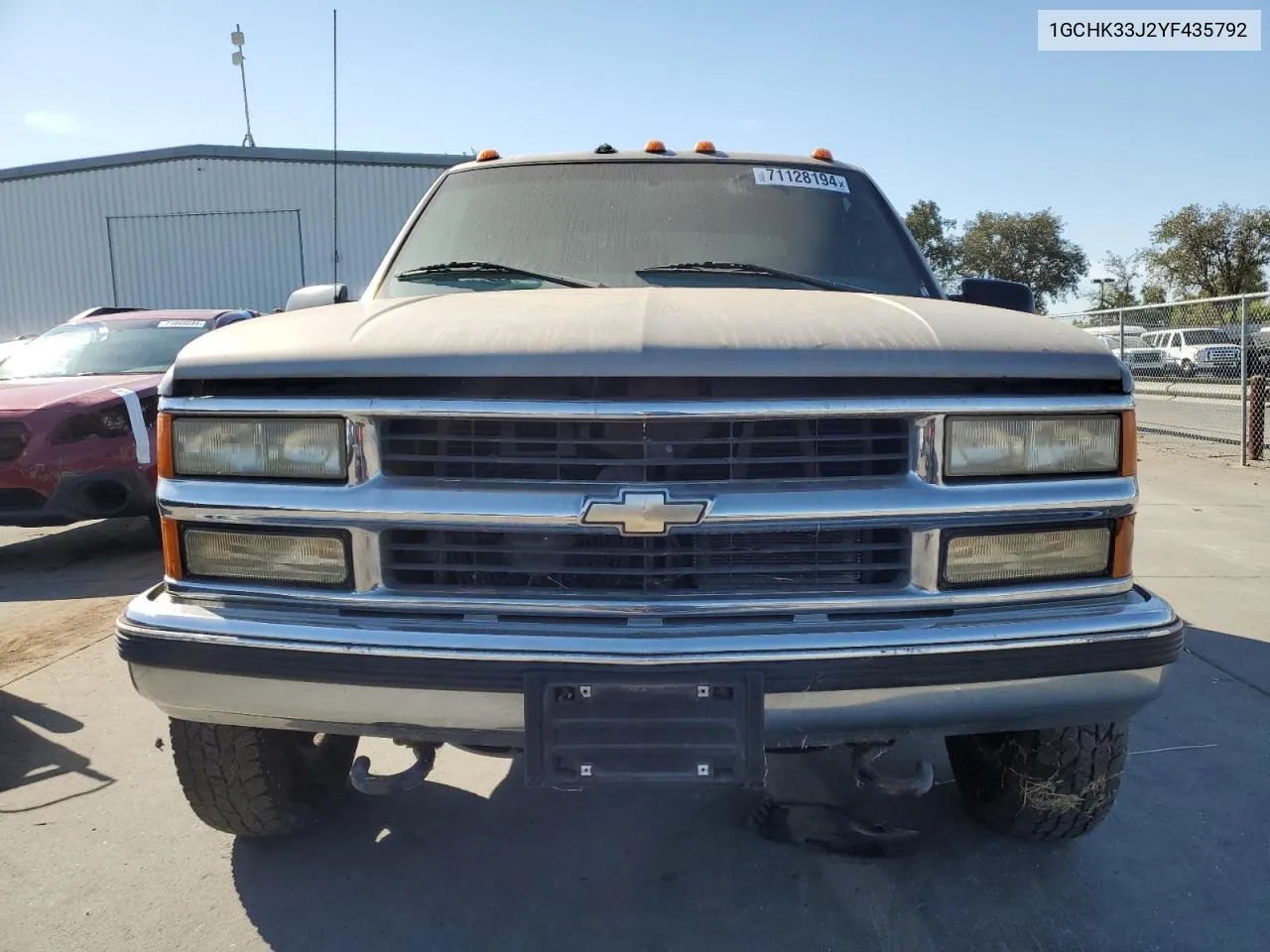 2000 Chevrolet Gmt-400 K3500 VIN: 1GCHK33J2YF435792 Lot: 71128194