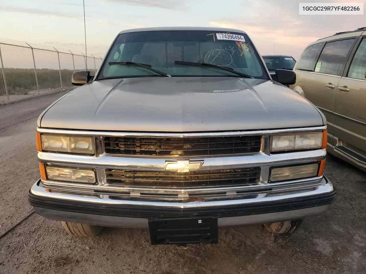 2000 Chevrolet Gmt-400 C2500 VIN: 1GCGC29R7YF482266 Lot: 74396494