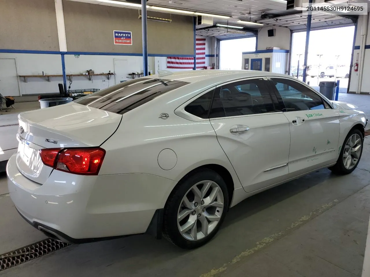 2G1145S30H9124695 2017 Chevrolet Impala Premier