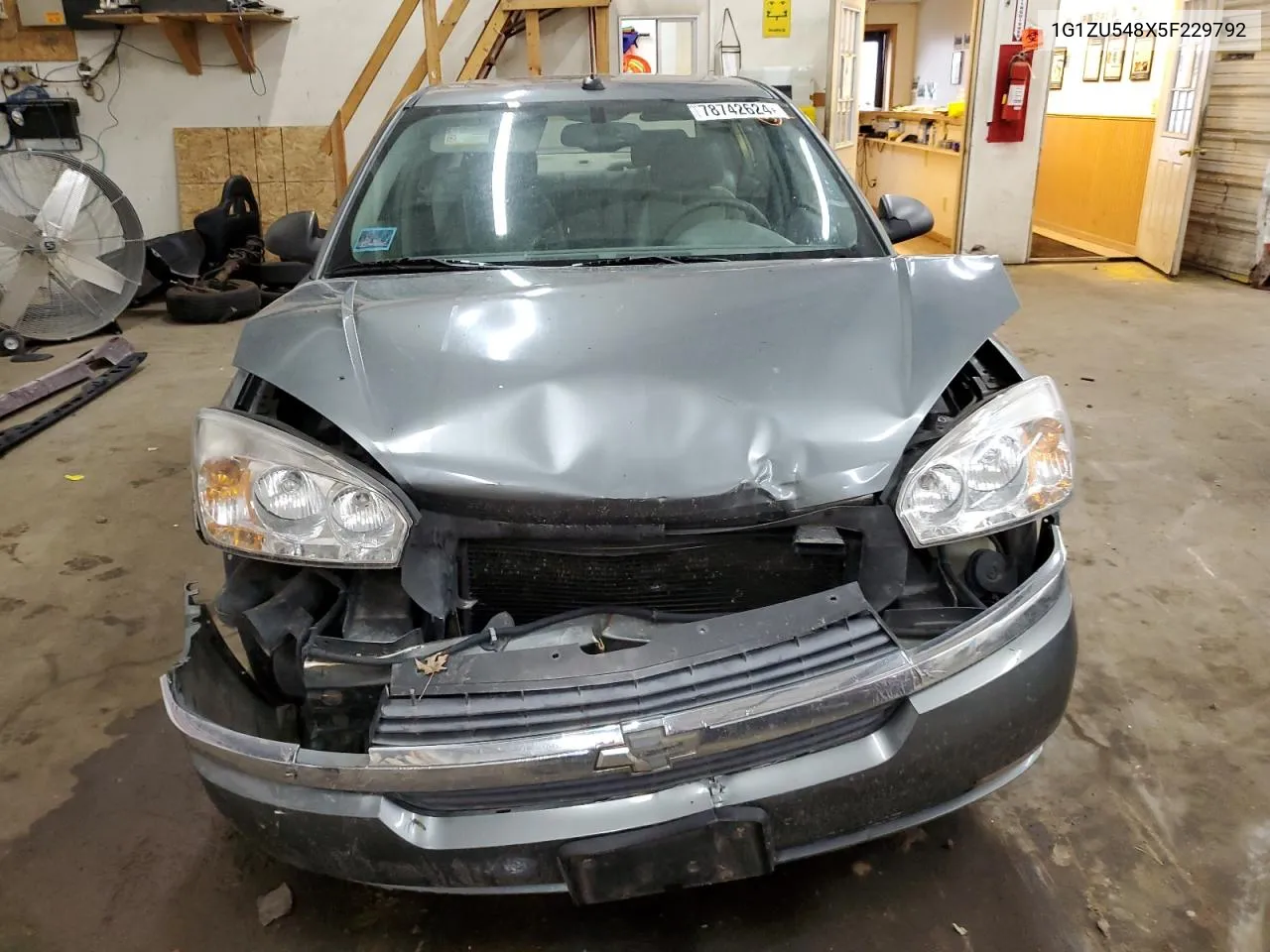 1G1ZU548X5F229792 2005 Chevrolet Malibu Lt