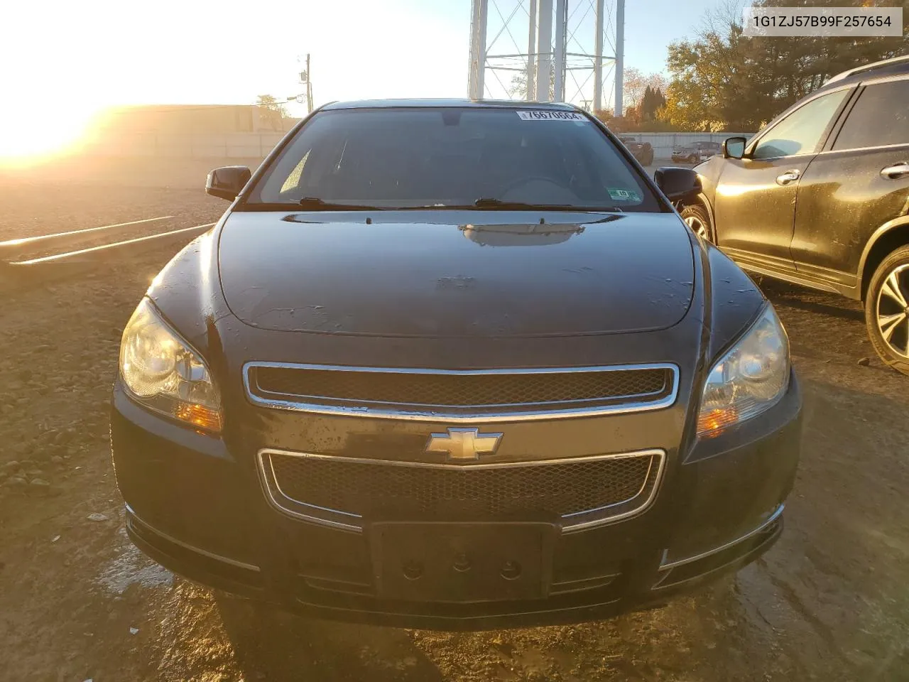 1G1ZJ57B99F257654 2009 Chevrolet Malibu 2Lt