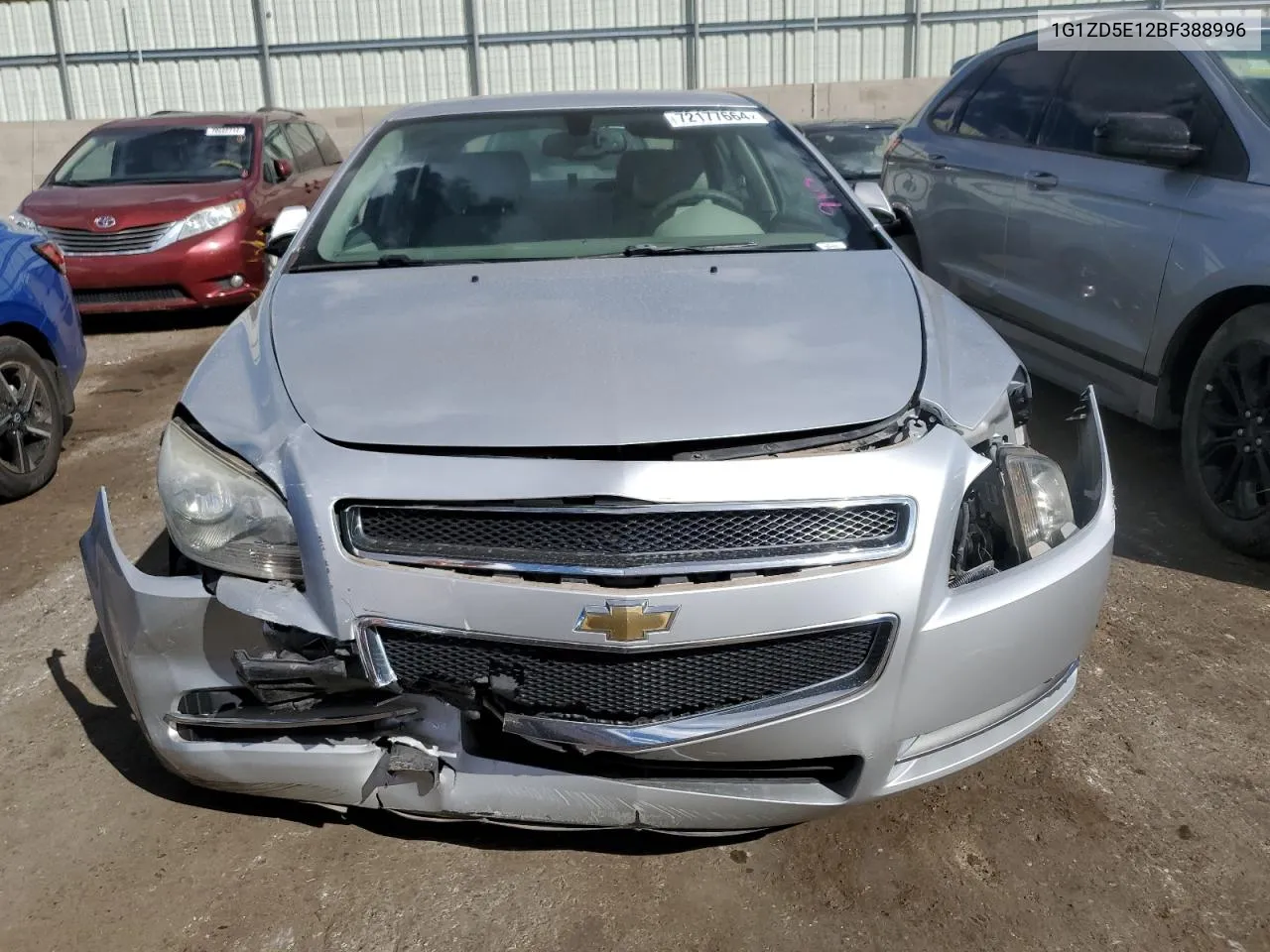 1G1ZD5E12BF388996 2011 Chevrolet Malibu 2Lt