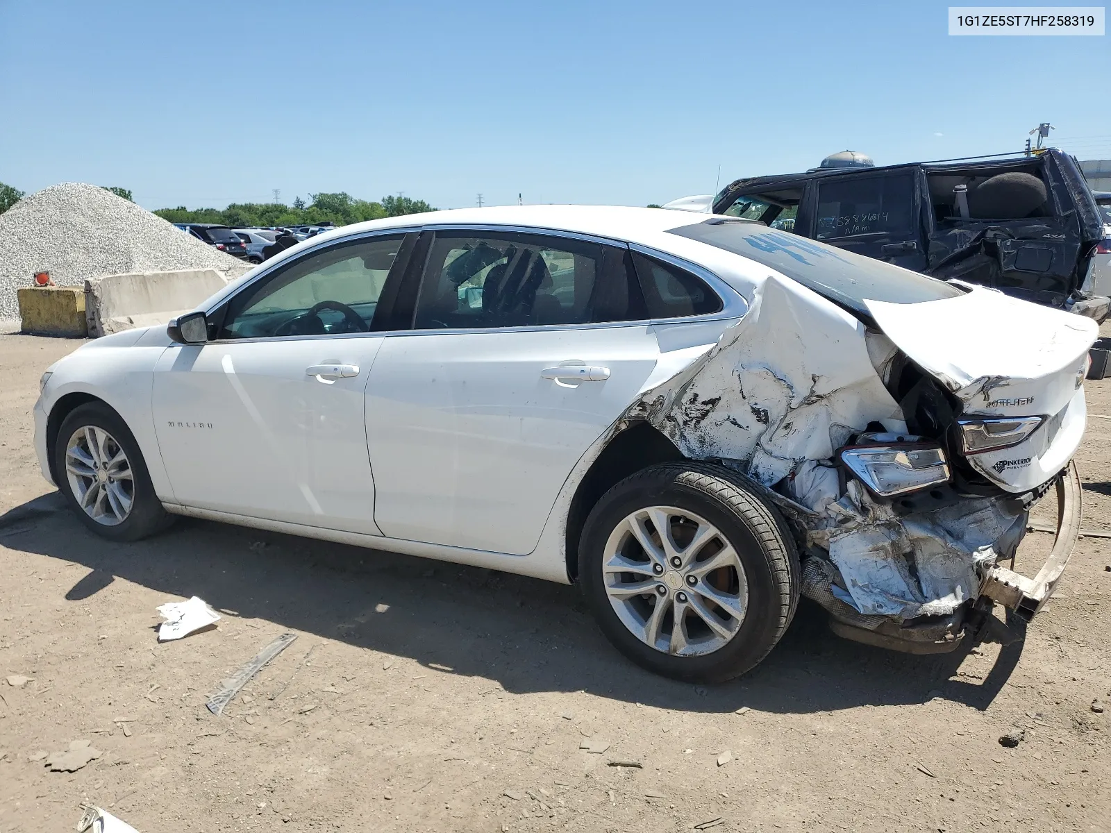 1G1ZE5ST7HF258319 2017 Chevrolet Malibu Lt