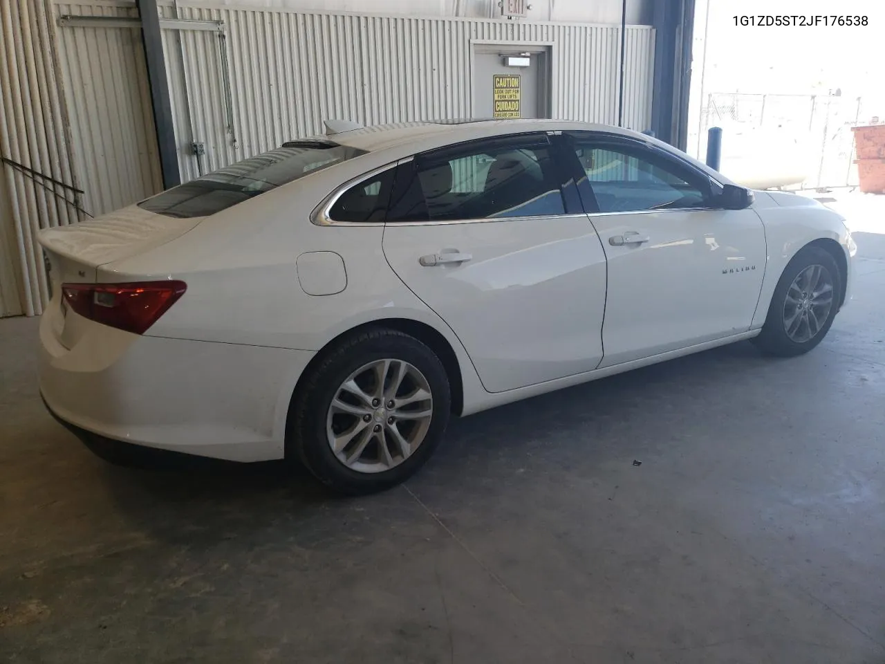 1G1ZD5ST2JF176538 2018 Chevrolet Malibu Lt