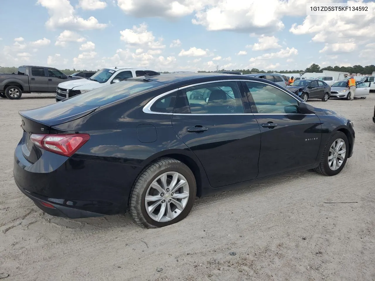 1G1ZD5ST5KF134592 2019 Chevrolet Malibu Lt