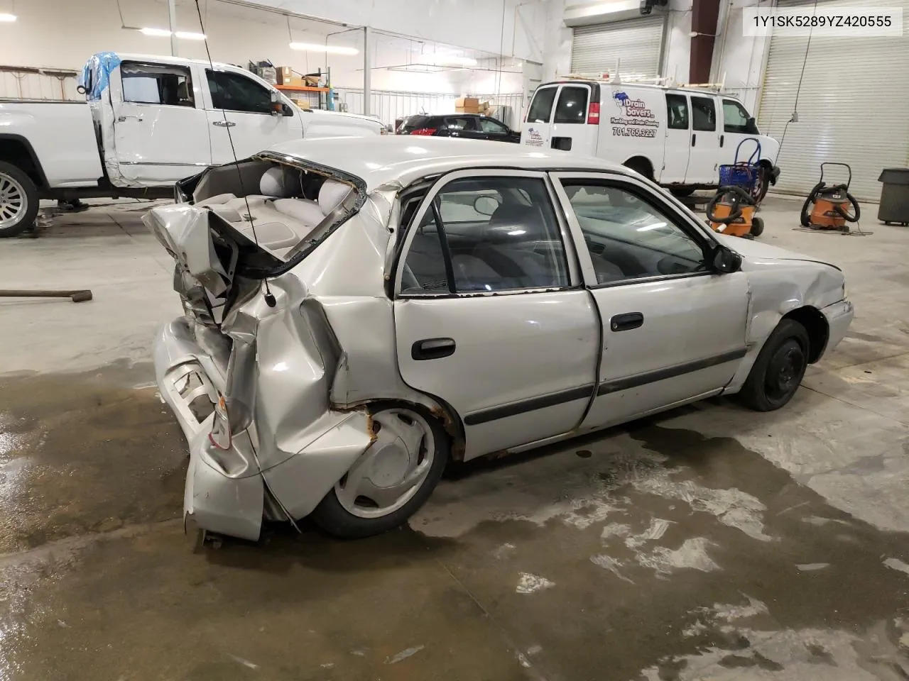 2000 Chevrolet Geo Prizm Base VIN: 1Y1SK5289YZ420555 Lot: 69837224