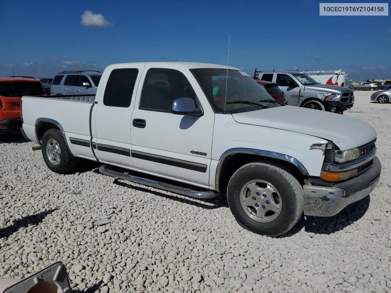 2000 Chevrolet Silverado C1500 VIN: 1GCEC19T6YZ104158 Lot: 77557144