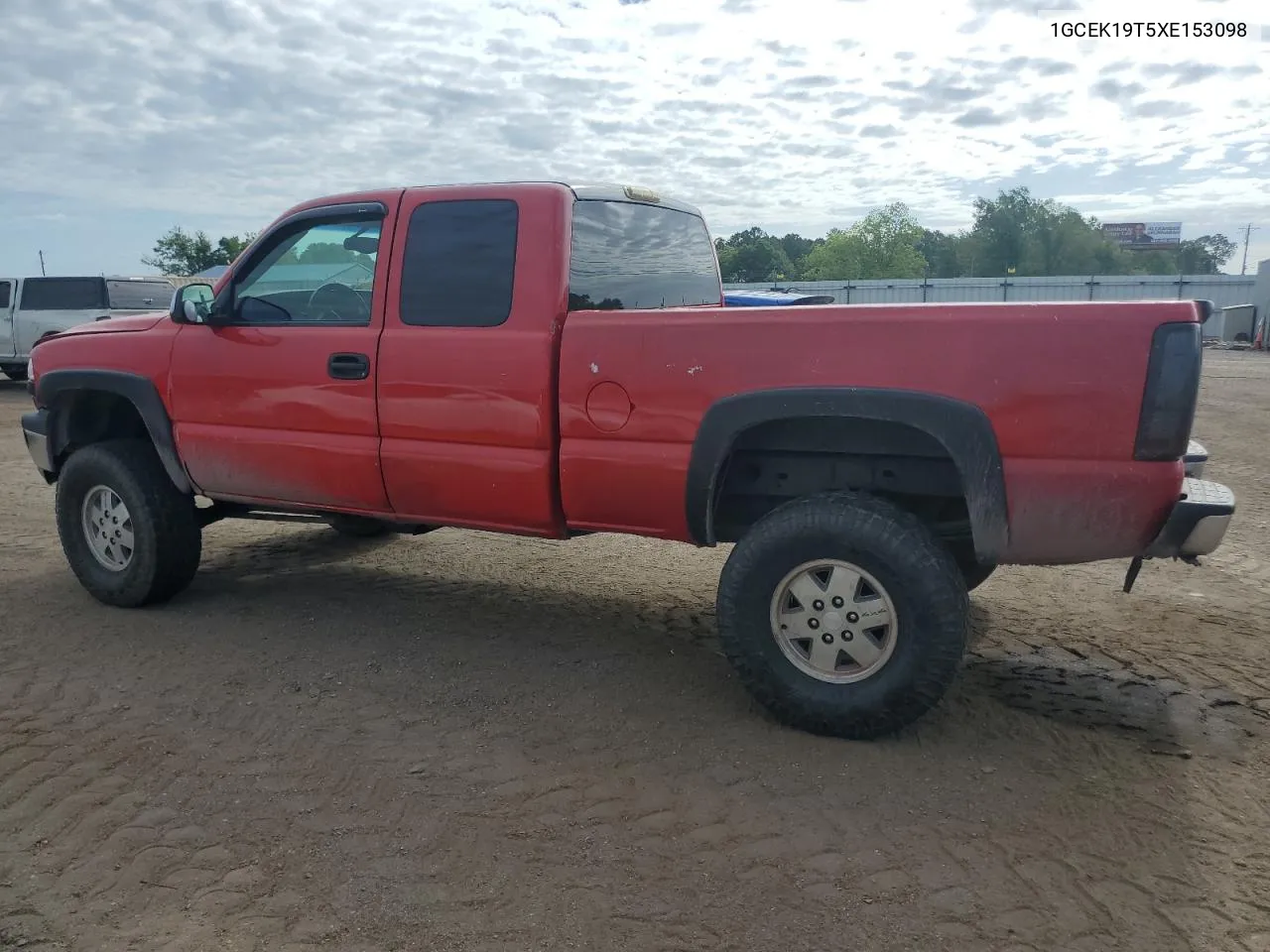 1999 Chevrolet Silverado K1500 VIN: 1GCEK19T5XE153098 Lot: 51516364