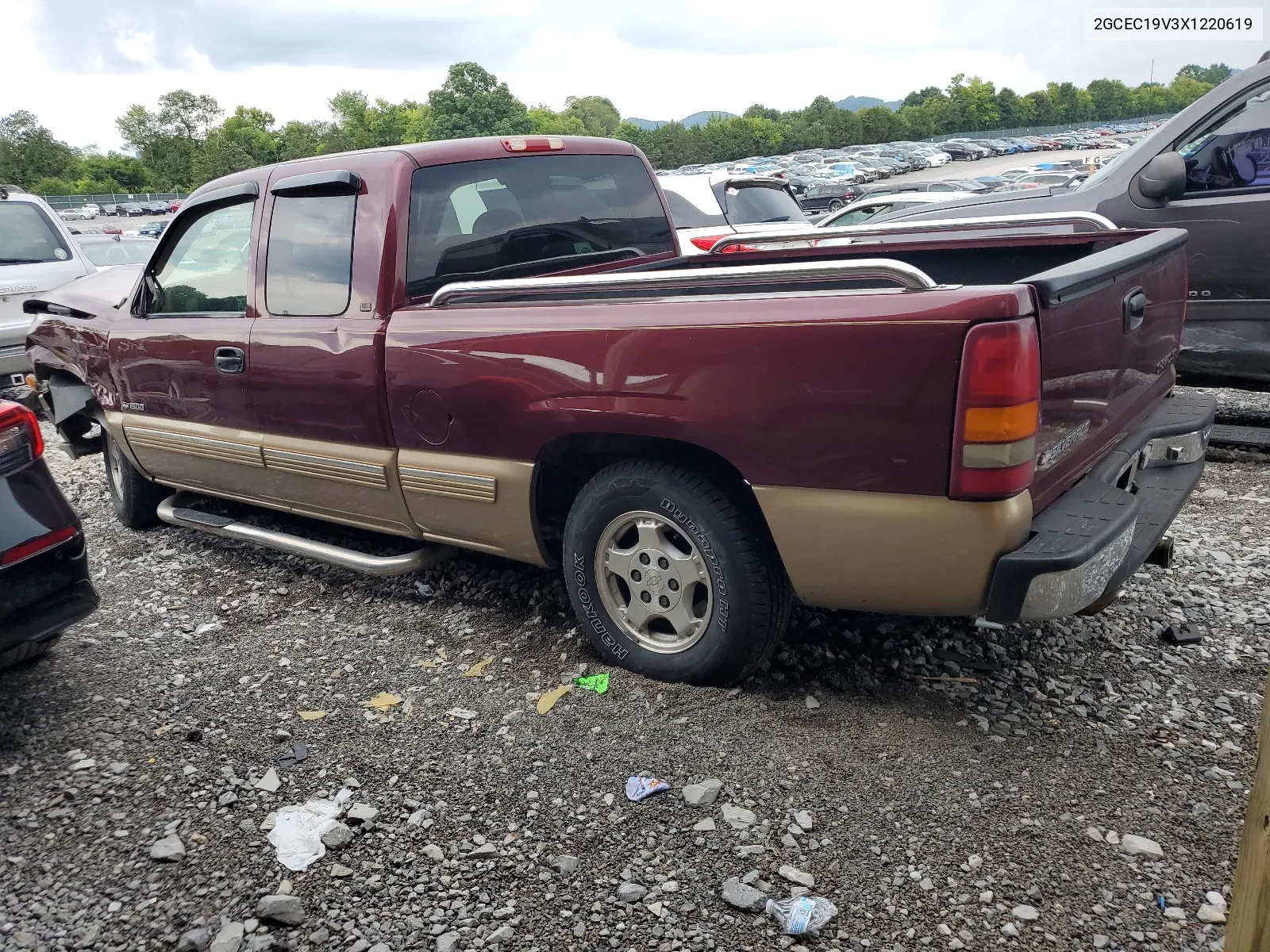 1999 Chevrolet Silverado C1500 VIN: 2GCEC19V3X1220619 Lot: 63989204