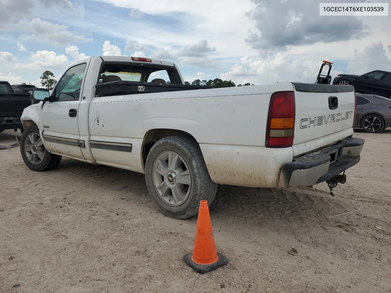 1999 Chevrolet Silverado C1500 VIN: 1GCEC14T6XE103539 Lot: 69256284