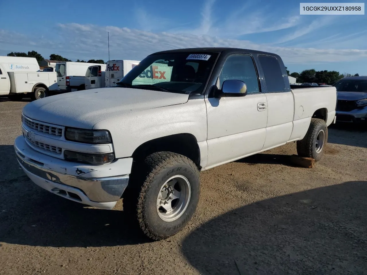 1999 Chevrolet Silverado K2500 VIN: 1GCGK29UXXZ180958 Lot: 69685574