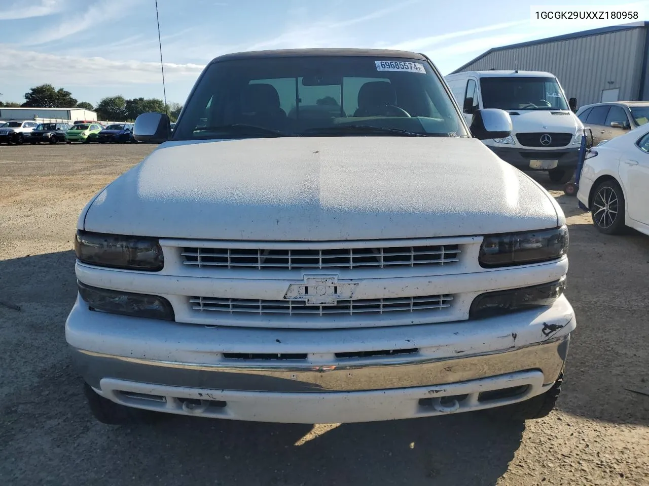 1999 Chevrolet Silverado K2500 VIN: 1GCGK29UXXZ180958 Lot: 69685574