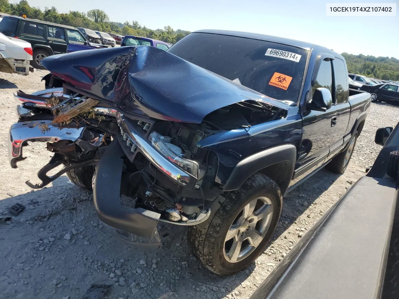 1999 Chevrolet Silverado K1500 VIN: 1GCEK19T4XZ107402 Lot: 69690314