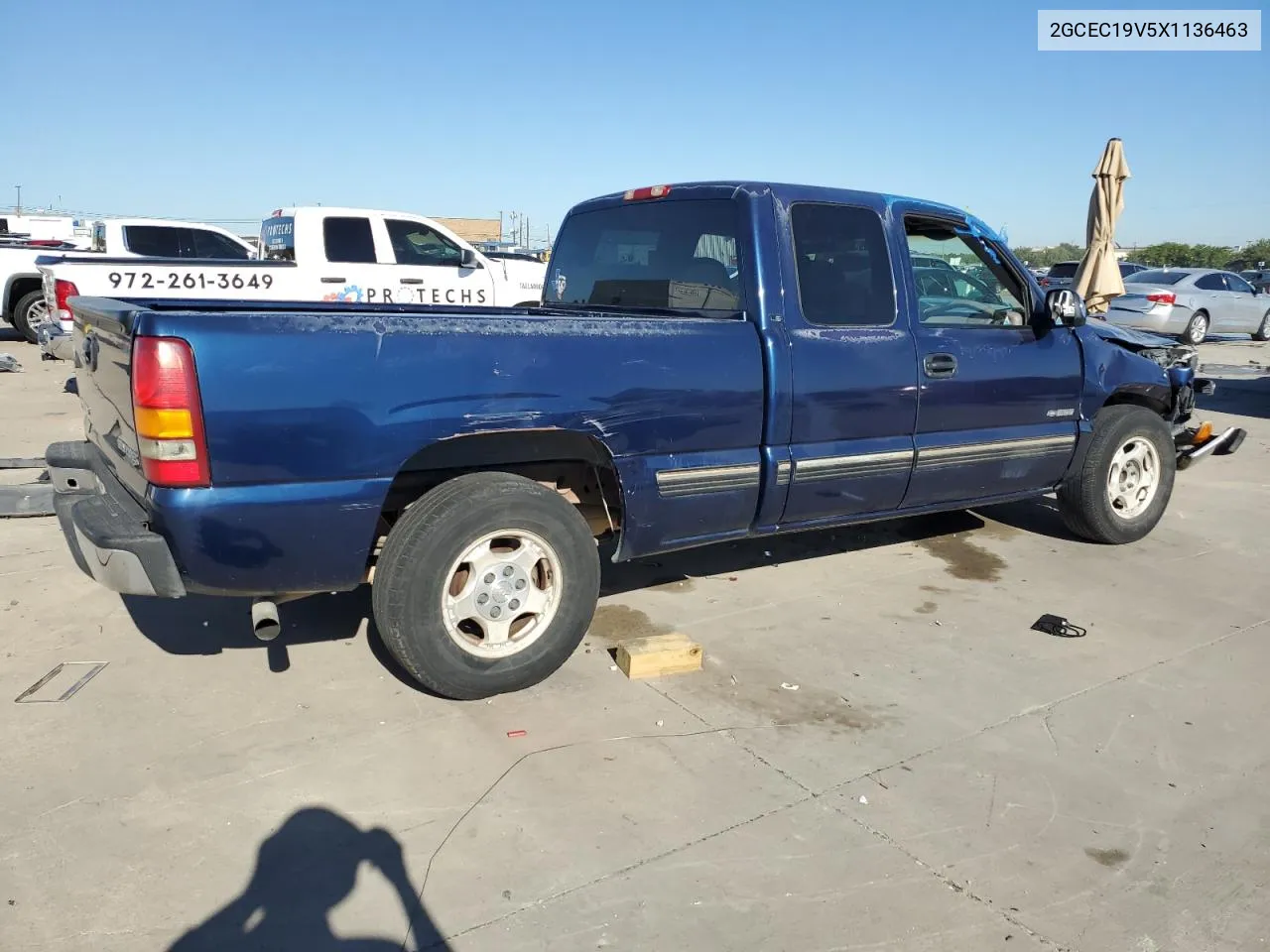 1999 Chevrolet Silverado C1500 VIN: 2GCEC19V5X1136463 Lot: 70452684