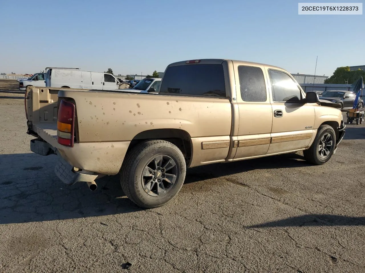 1999 Chevrolet Silverado C1500 VIN: 2GCEC19T6X1228373 Lot: 72216394