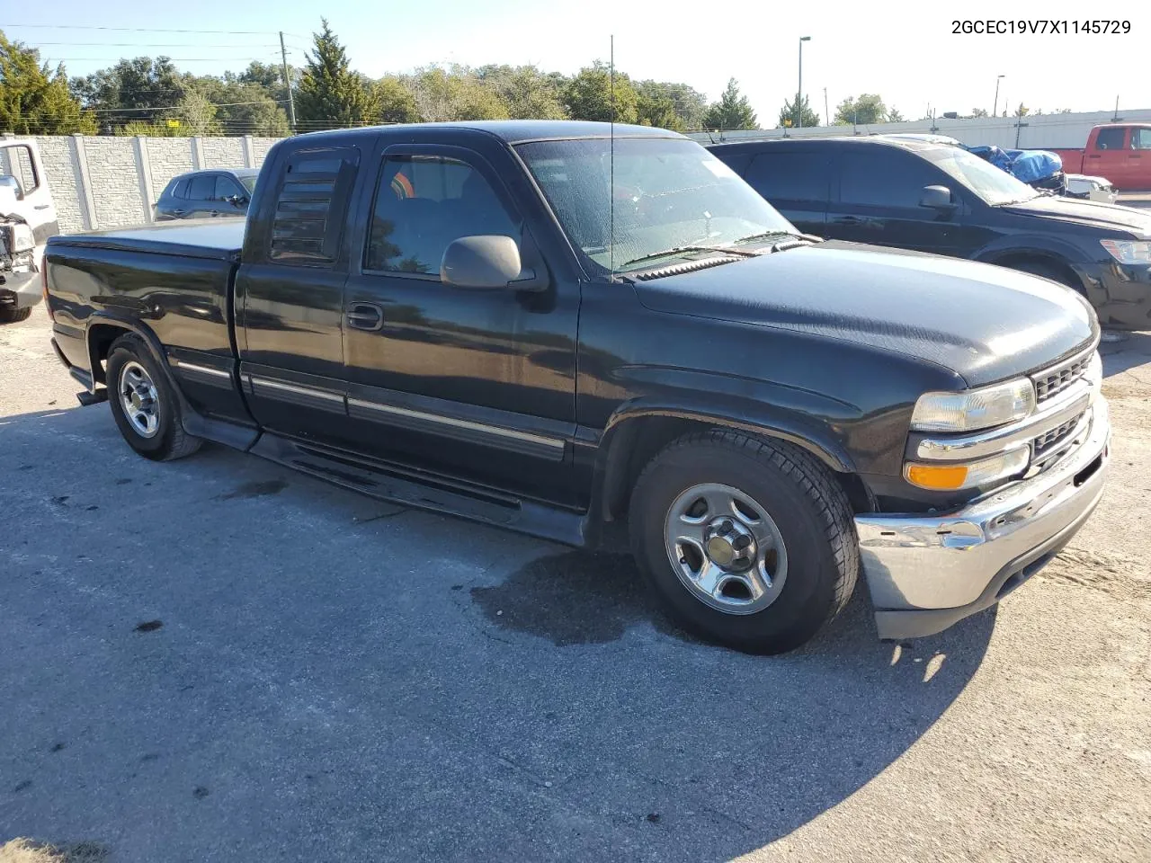 1999 Chevrolet Silverado C1500 VIN: 2GCEC19V7X1145729 Lot: 76393484