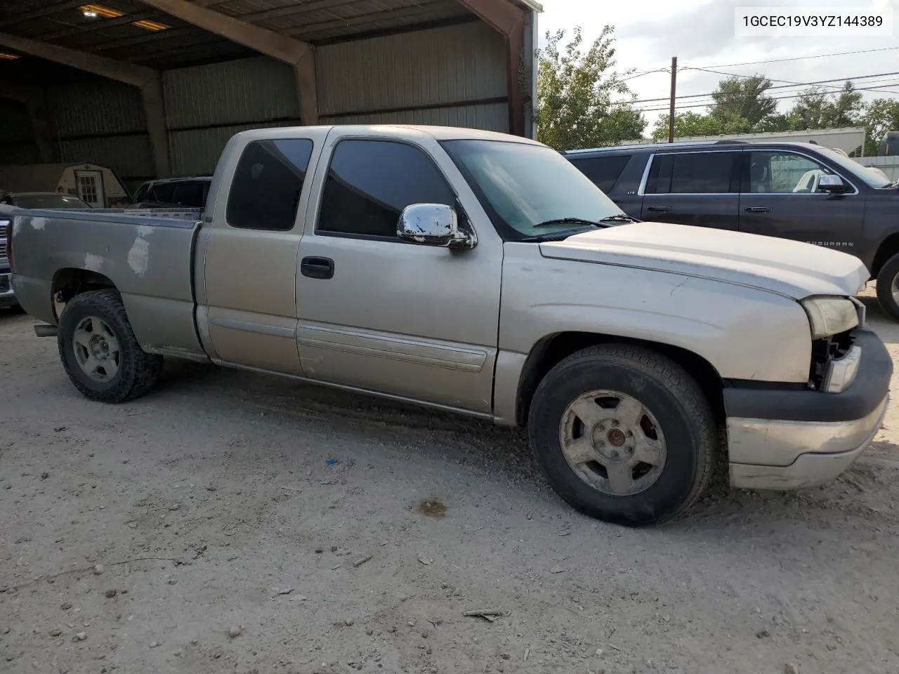 2000 Chevrolet Silverado C1500 VIN: 1GCEC19V3YZ144389 Lot: 56088224