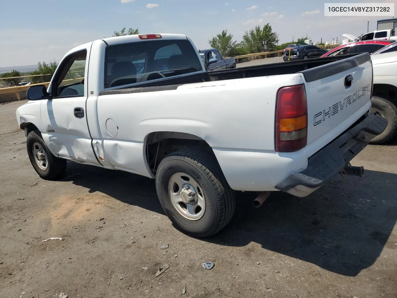 2000 Chevrolet Silverado C1500 VIN: 1GCEC14V8YZ317282 Lot: 63148024