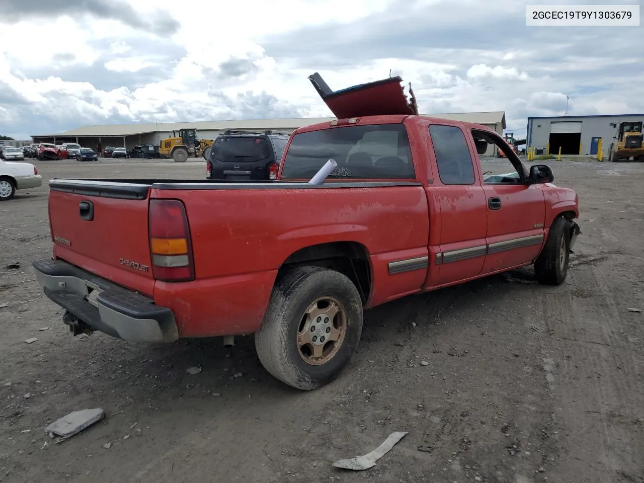 2000 Chevrolet Silverado C1500 VIN: 2GCEC19T9Y1303679 Lot: 64792224