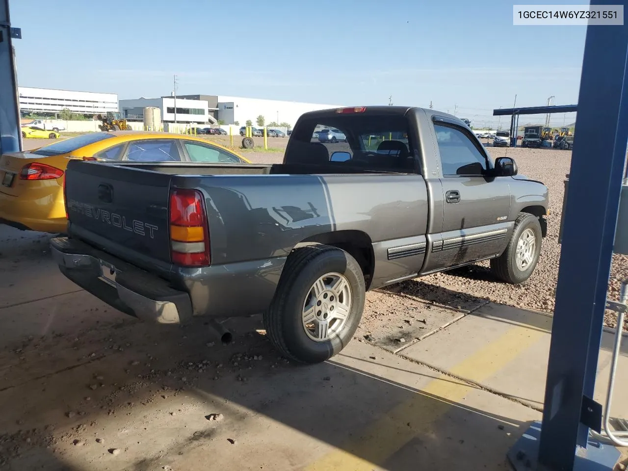 2000 Chevrolet Silverado C1500 VIN: 1GCEC14W6YZ321551 Lot: 65517944