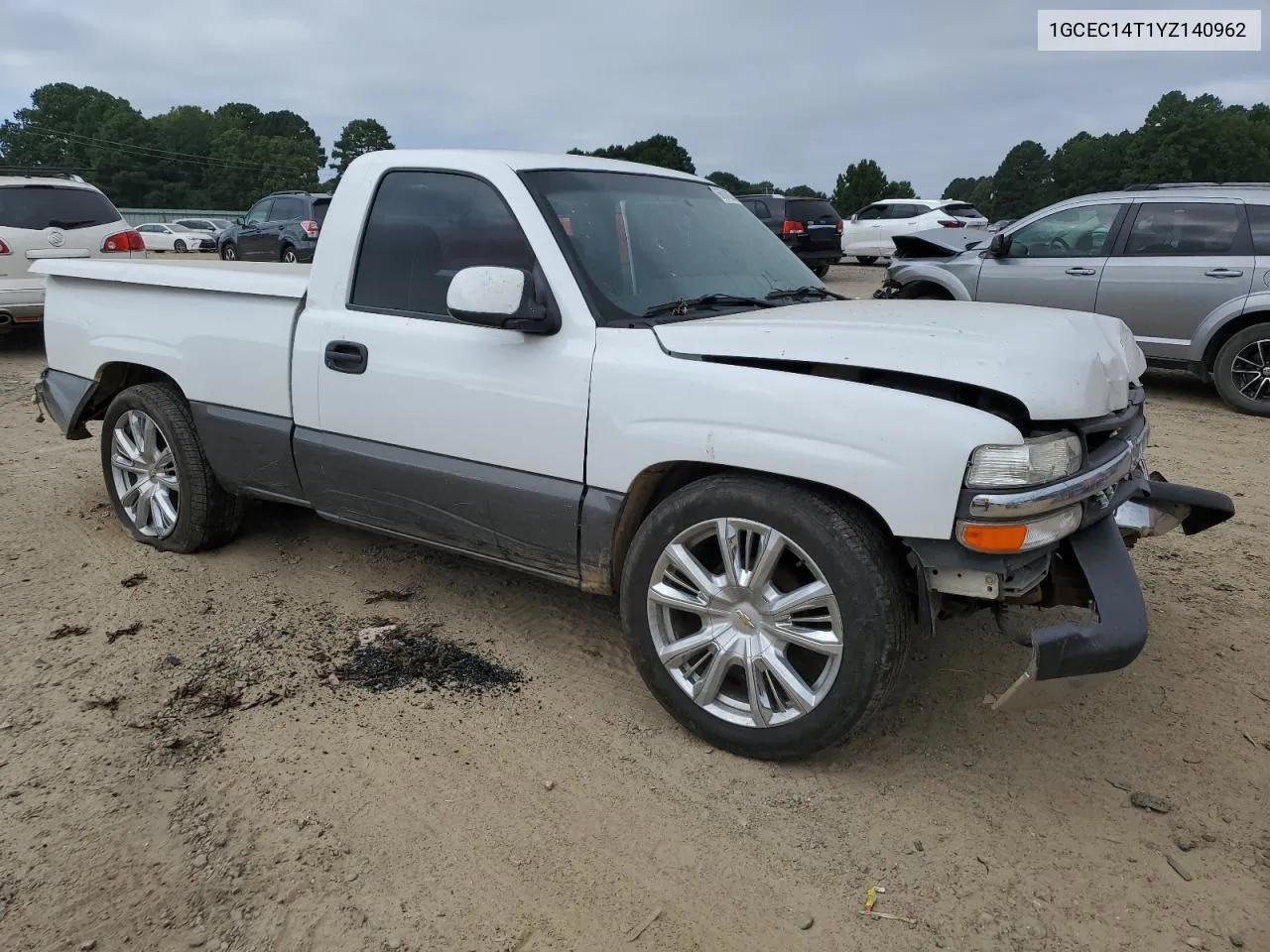 2000 Chevrolet Silverado C1500 VIN: 1GCEC14T1YZ140962 Lot: 66040254