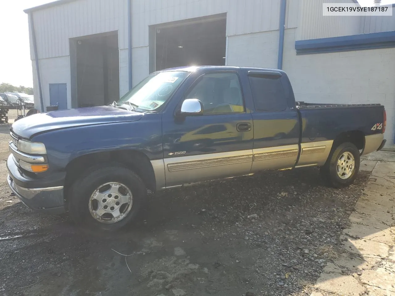 2000 Chevrolet Silverado K1500 VIN: 1GCEK19V5YE187187 Lot: 66232474