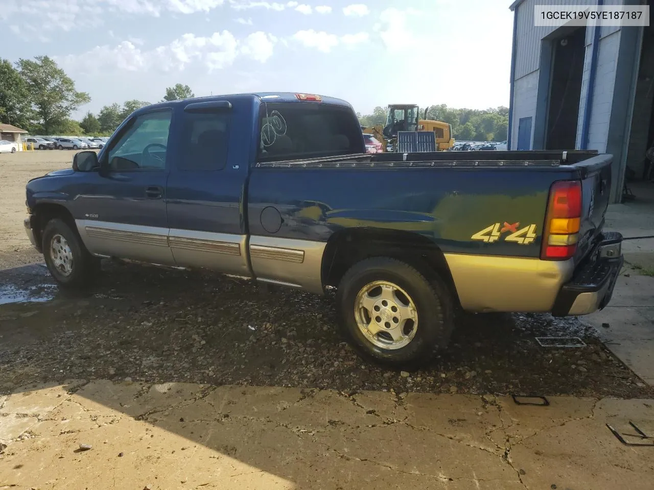 2000 Chevrolet Silverado K1500 VIN: 1GCEK19V5YE187187 Lot: 66232474