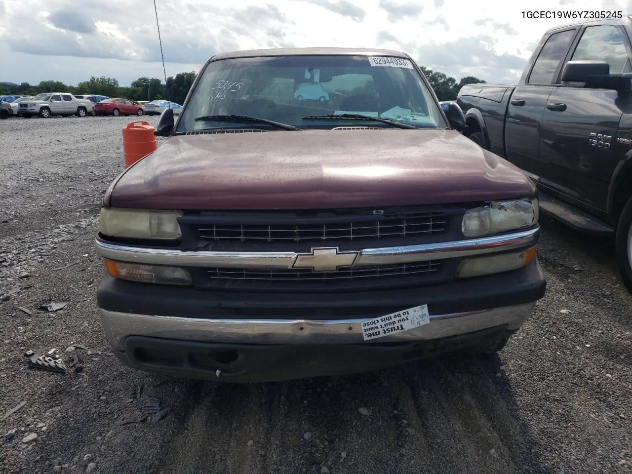 2000 Chevrolet Silverado C1500 VIN: 1GCEC19W6YZ305245 Lot: 68050304