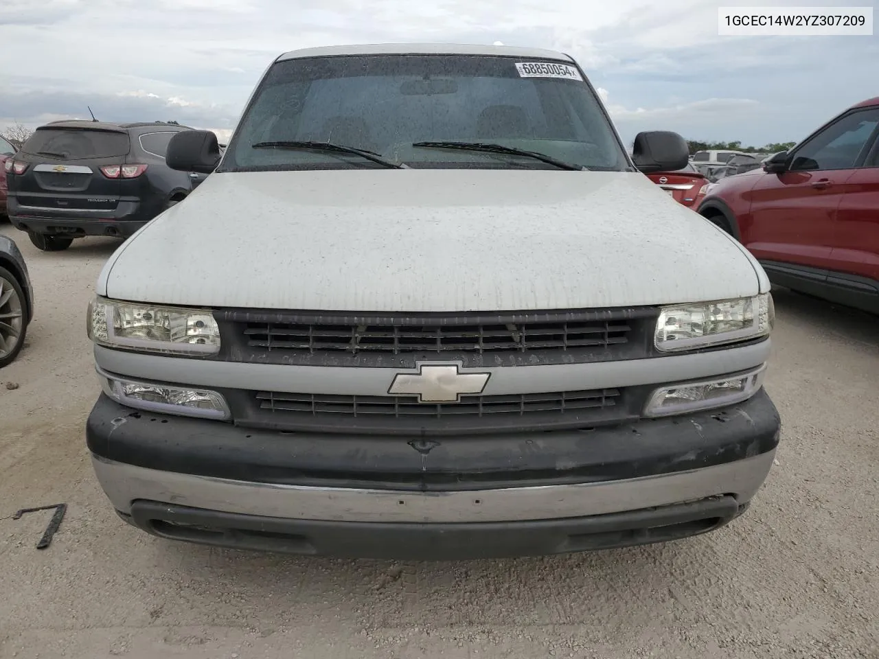 2000 Chevrolet Silverado C1500 VIN: 1GCEC14W2YZ307209 Lot: 68850054