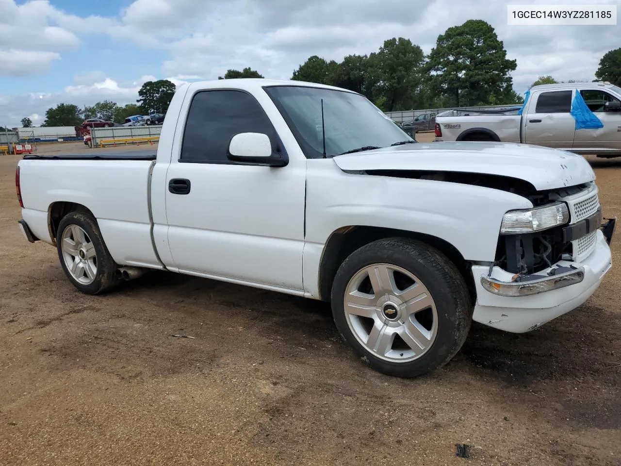 2000 Chevrolet Silverado C1500 VIN: 1GCEC14W3YZ281185 Lot: 69805094