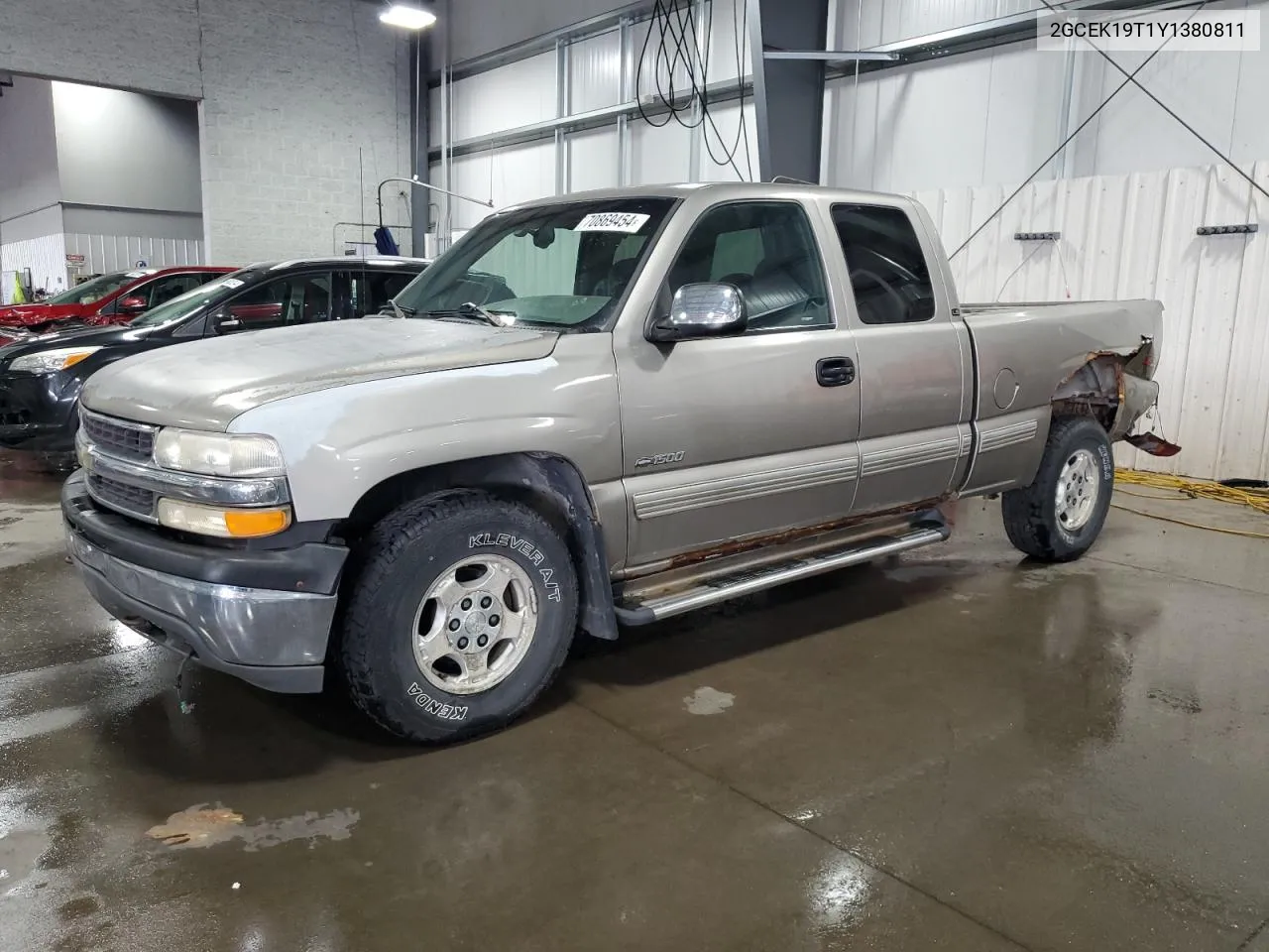 2000 Chevrolet Silverado K1500 VIN: 2GCEK19T1Y1380811 Lot: 70869454